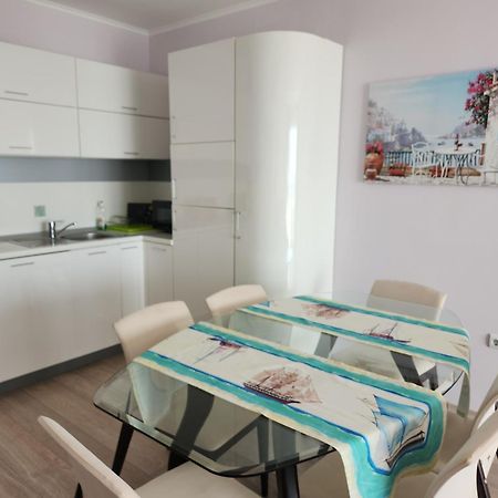 Beach View Apartment Шкорпиловці Екстер'єр фото